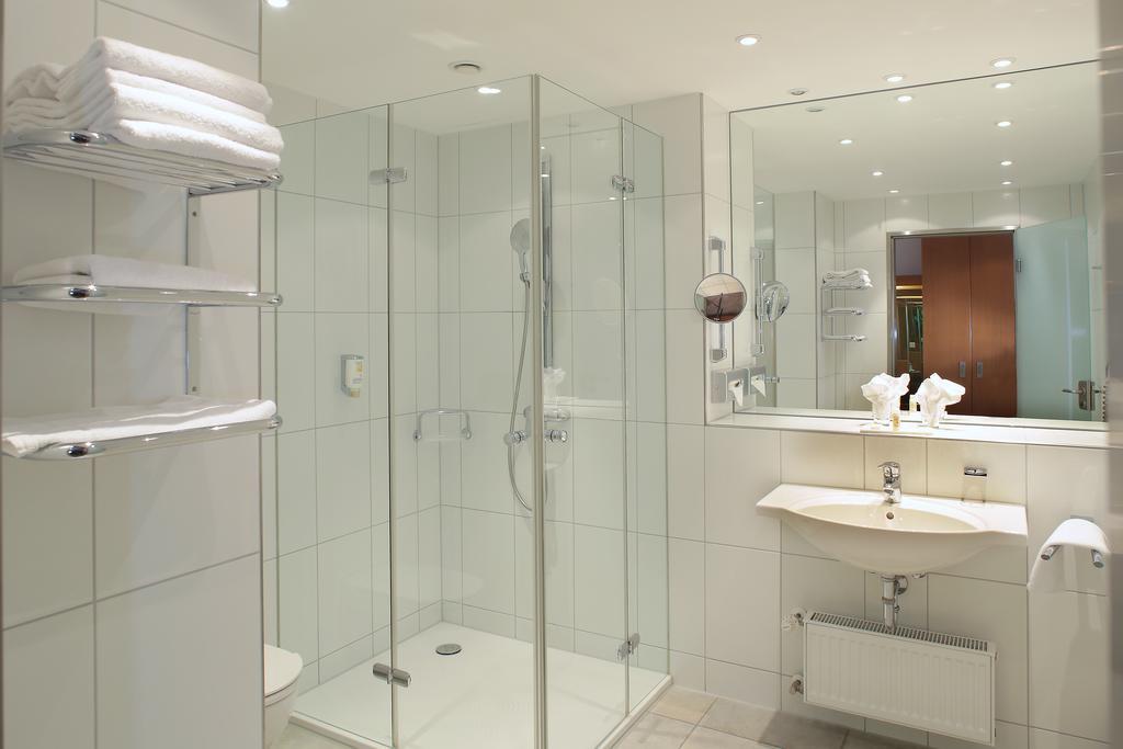 Hotel La Strada Кассель Экстерьер фото
