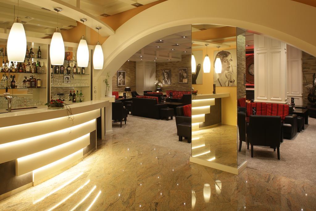 Hotel La Strada Кассель Экстерьер фото