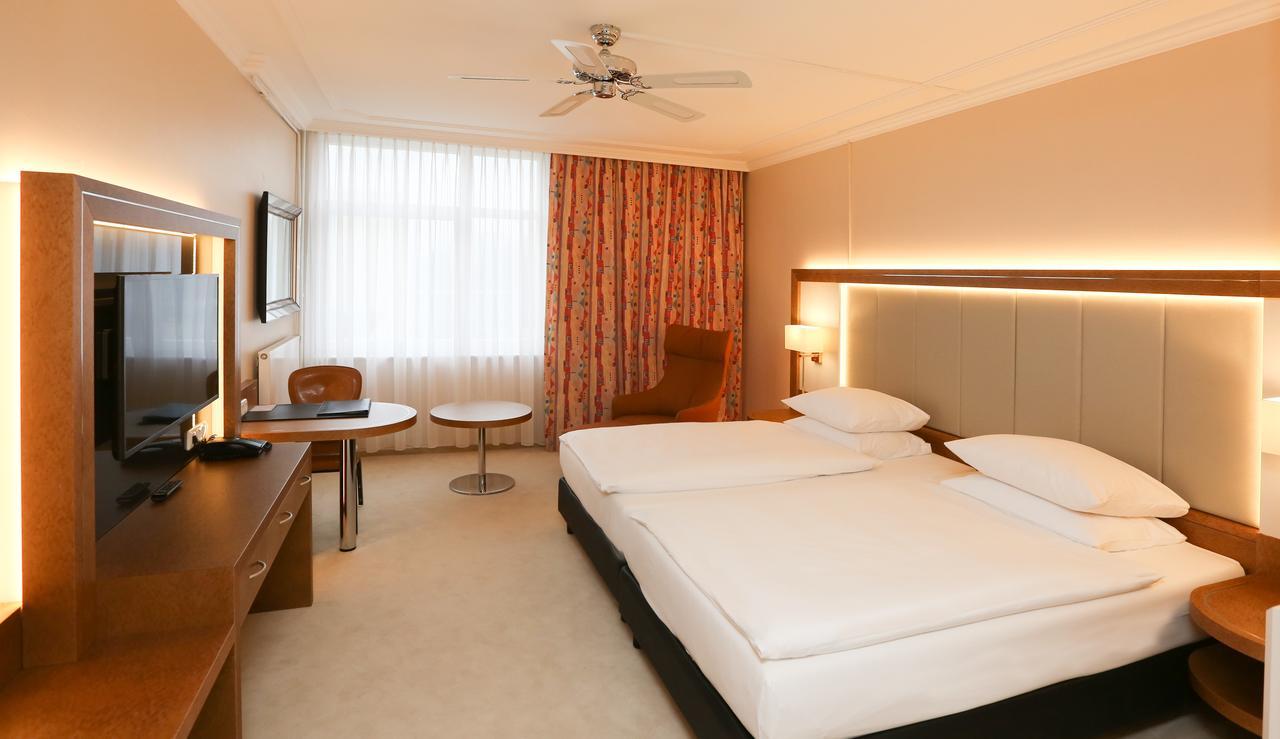 Hotel La Strada Кассель Экстерьер фото