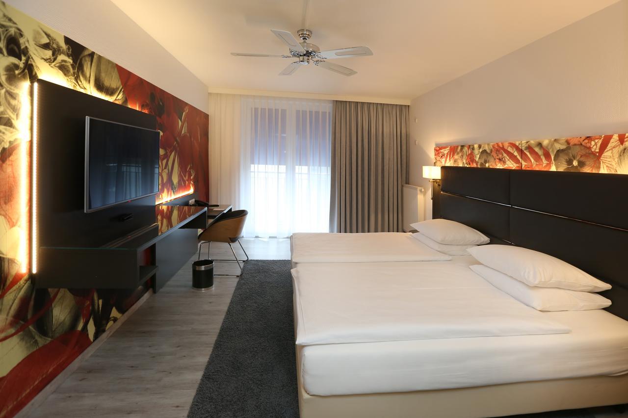 Hotel La Strada Кассель Экстерьер фото