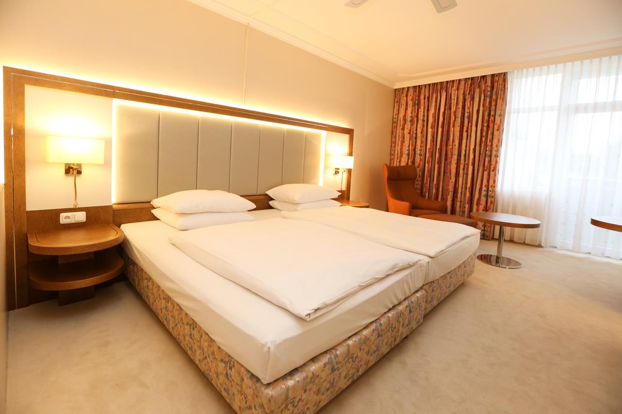 Hotel La Strada Кассель Экстерьер фото